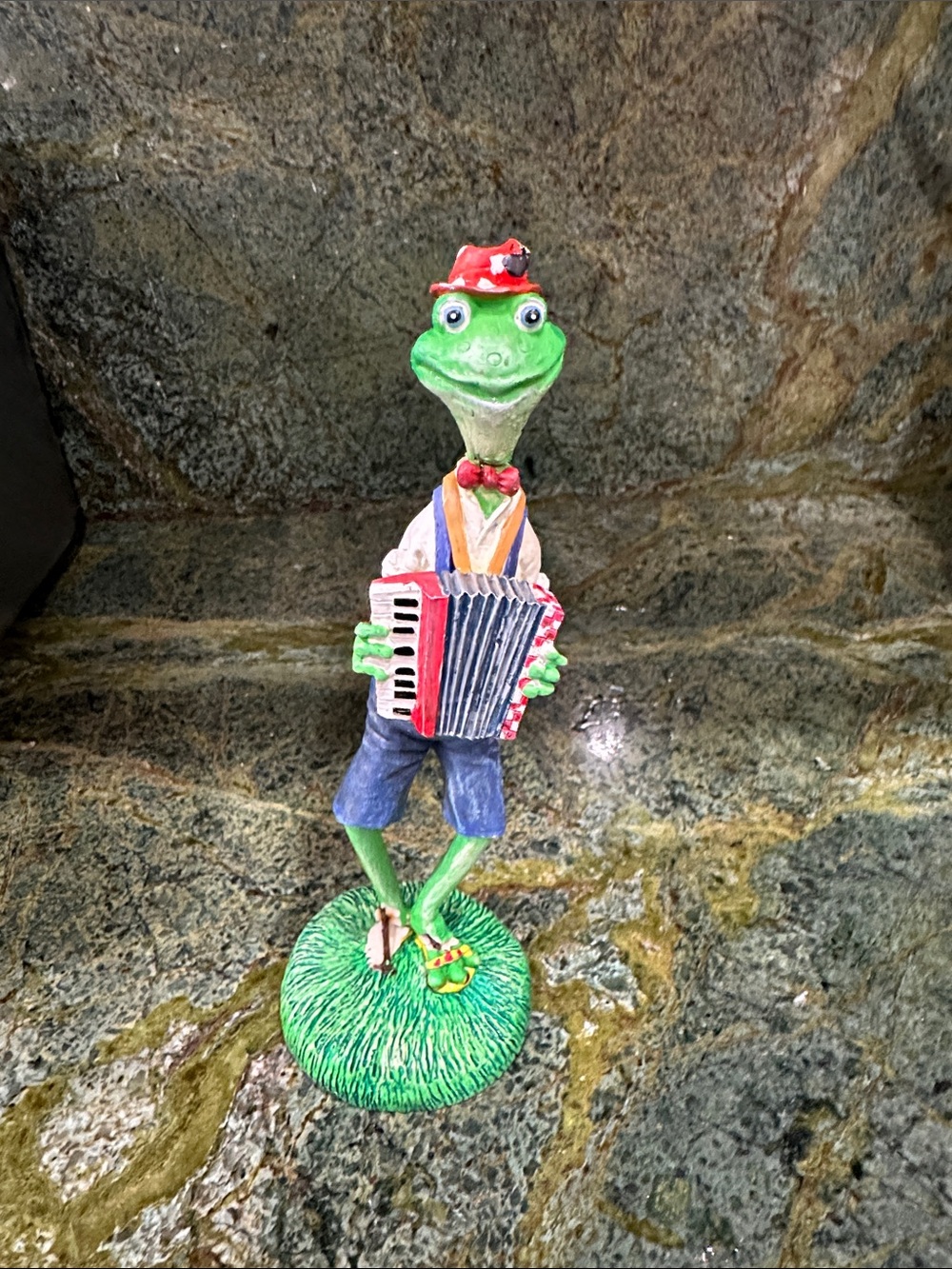 Green Frog Accordion Player Figurine - Decorative Reptile Accent- VINTAGE